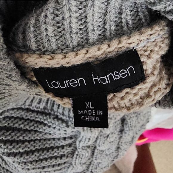 Lauren Hansen - Picture 5 of 5